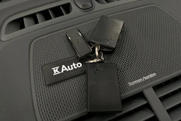 musta Polestar 2 2021 kuva 42.