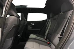 harmaa Polestar 2 2022 kuva 8.