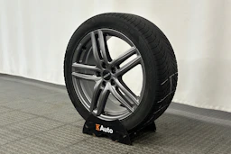harmaa Polestar 2 2022 kuva 10.