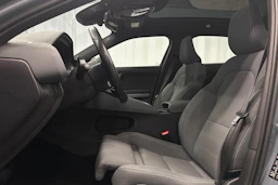 harmaa Polestar 2 2022 kuva 14.
