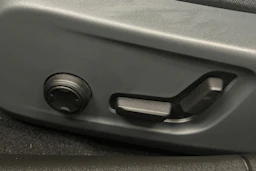 harmaa Polestar 2 2022 kuva 15.