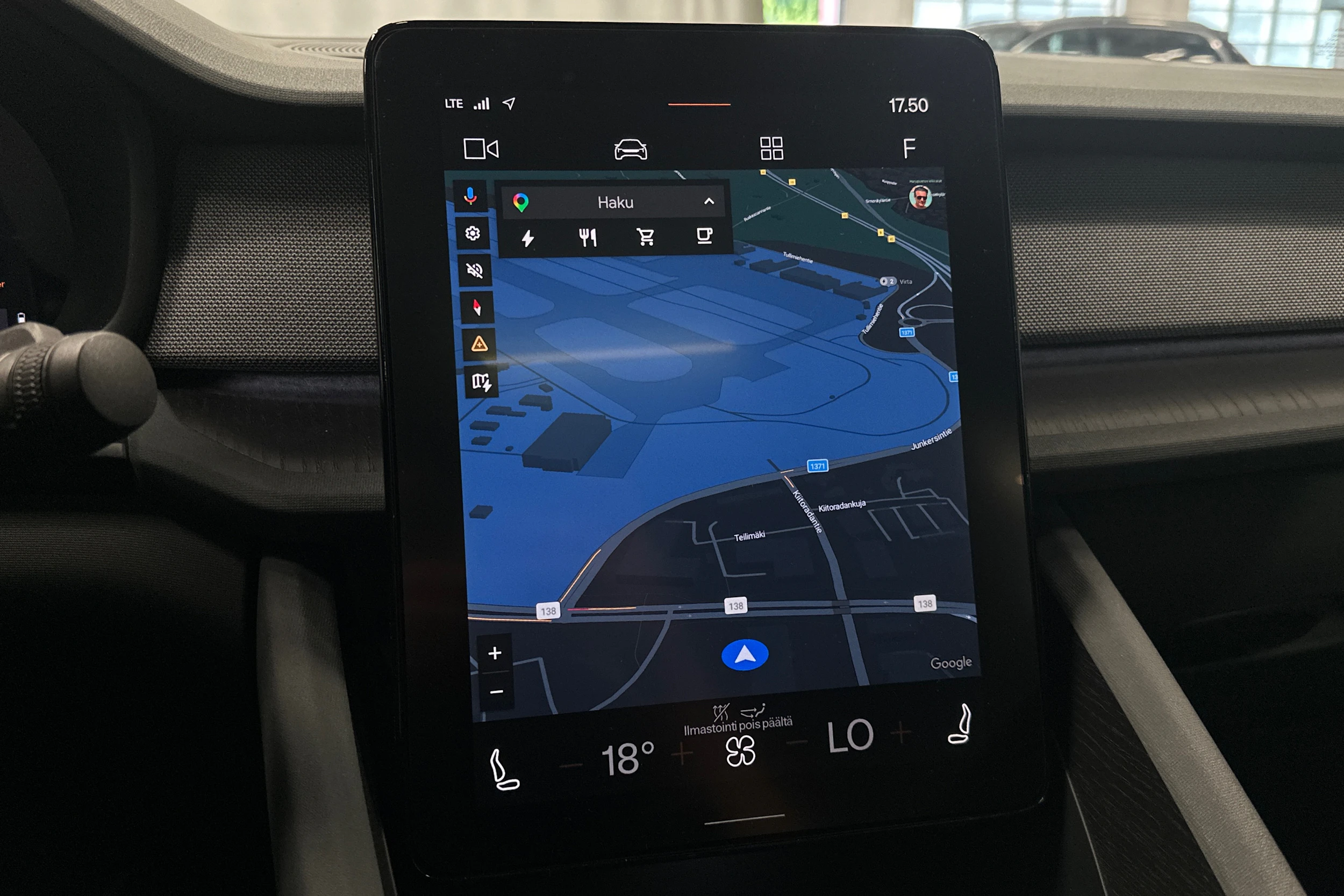 harmaa Polestar 2 2022 kuva 22.