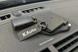 harmaa Polestar 2 2022 kuva 28.