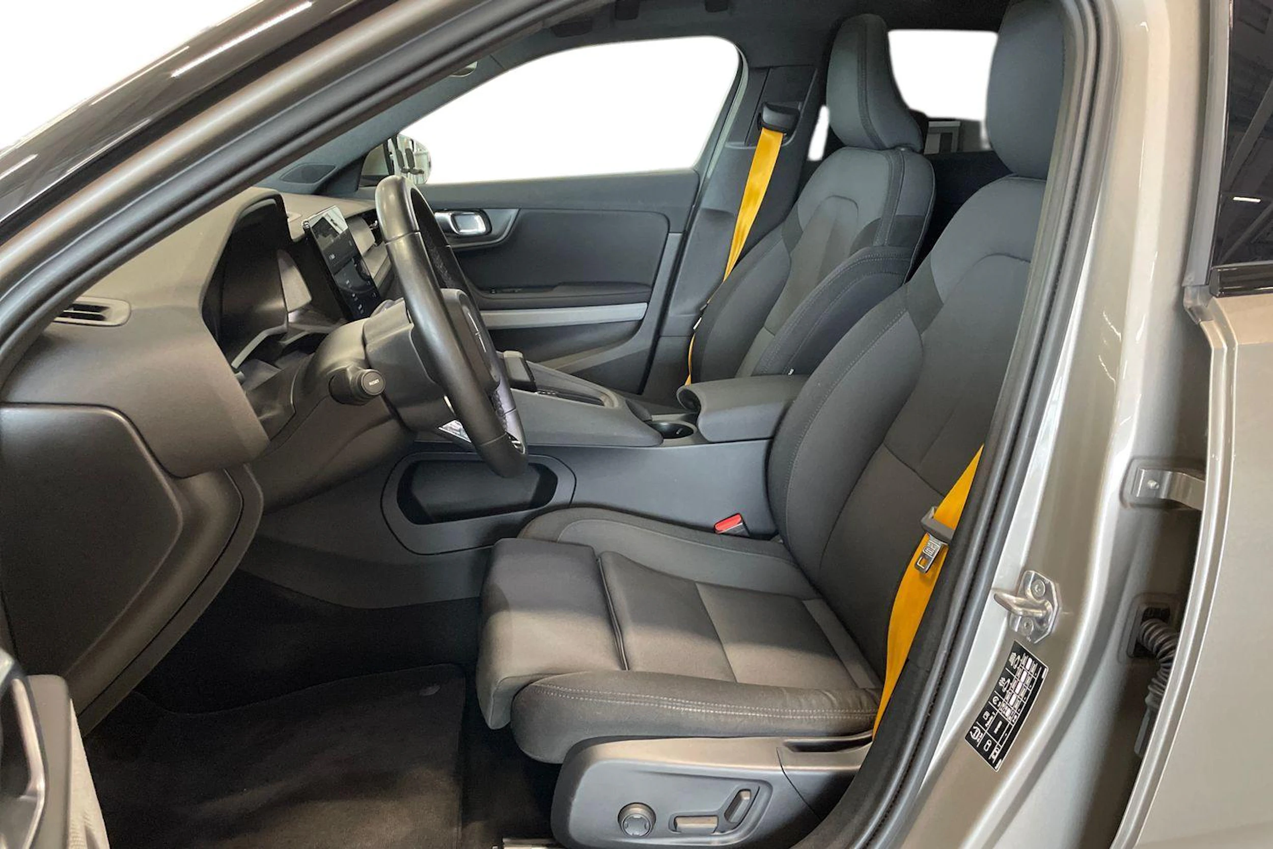 harmaa Polestar 2 2021 kuva 6.