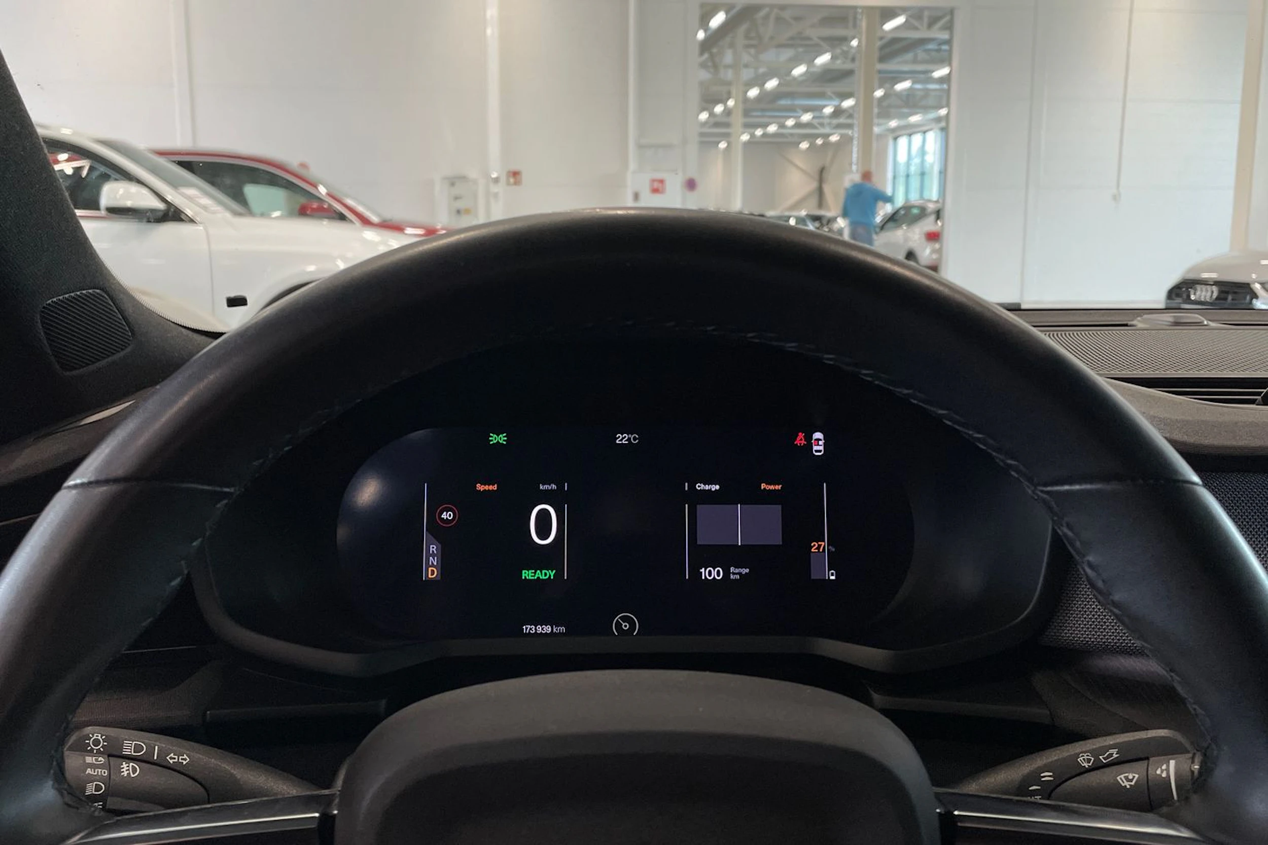 harmaa Polestar 2 2021 kuva 12.