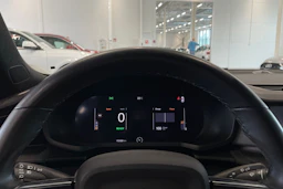 harmaa Polestar 2 2021 kuva 12.