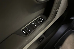 harmaa Polestar 2 2021 kuva 16.