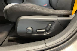 harmaa Polestar 2 2021 kuva 17.