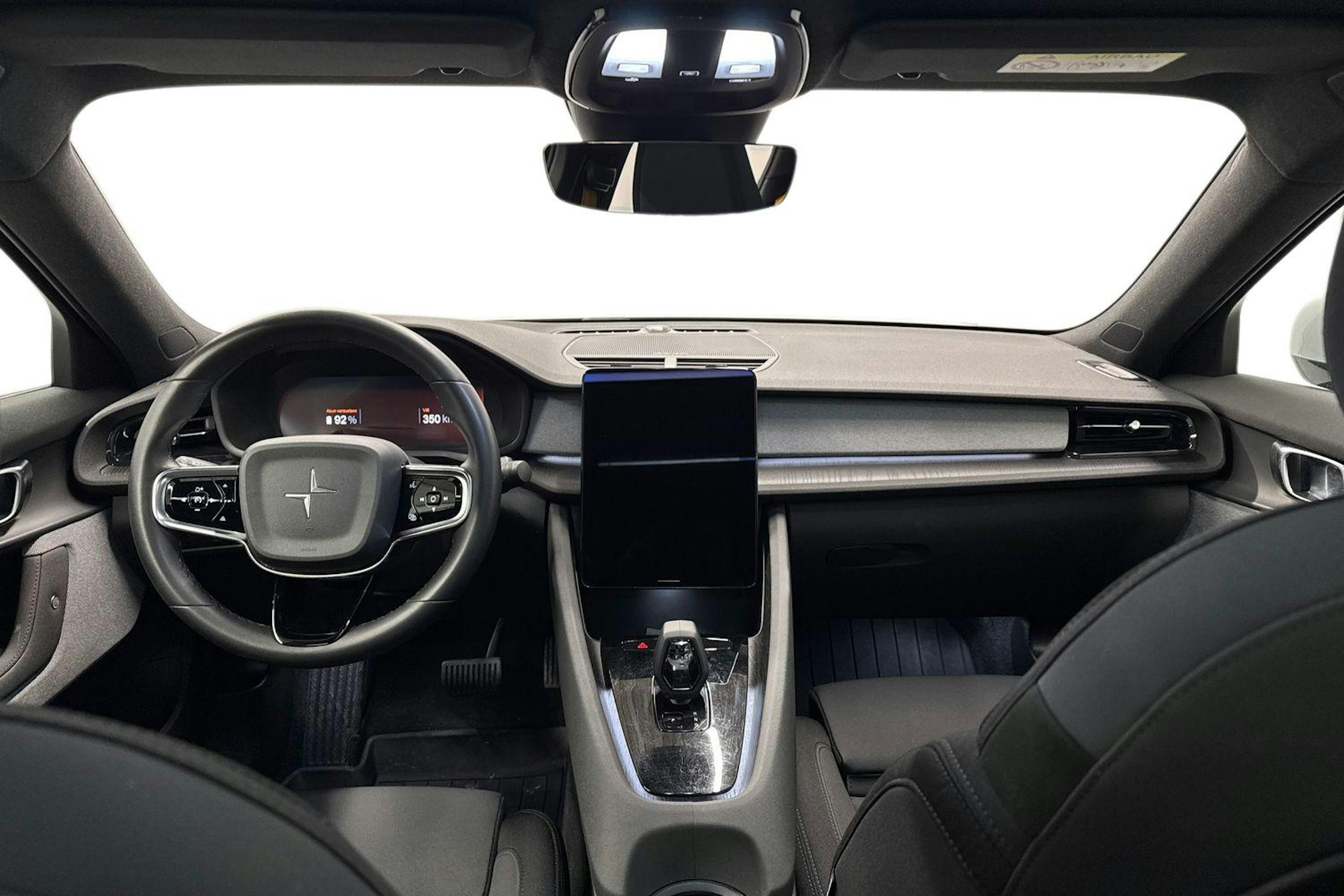 harmaa Polestar 2 2021 kuva 9.