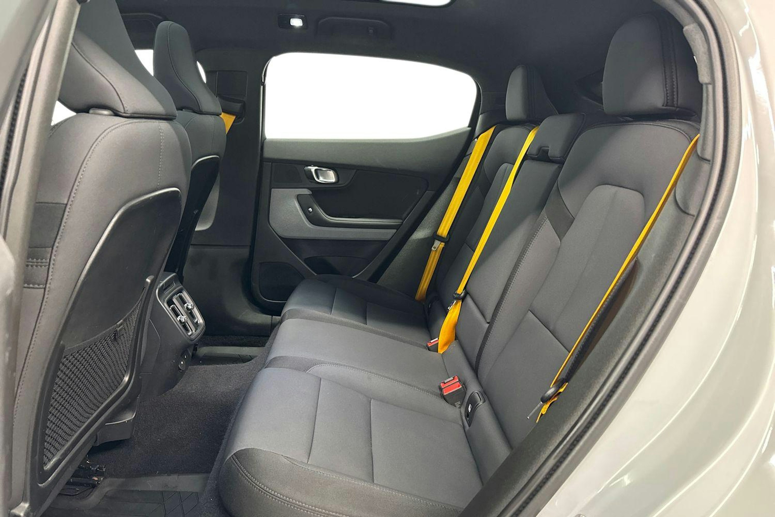 harmaa Polestar 2 2021 kuva 10.