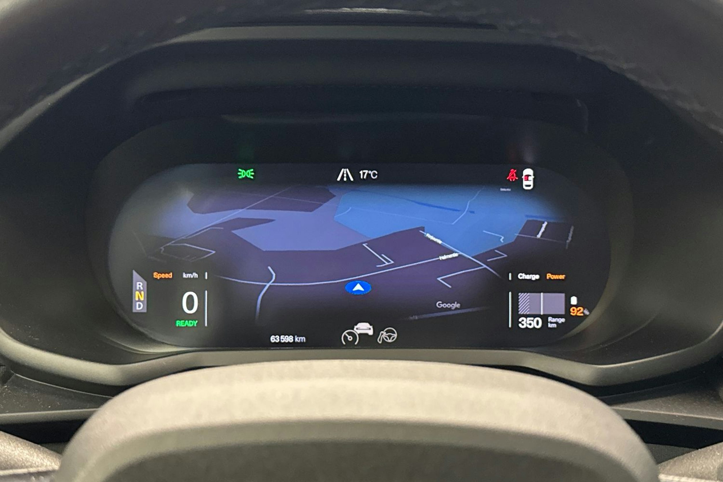 harmaa Polestar 2 2021 kuva 17.