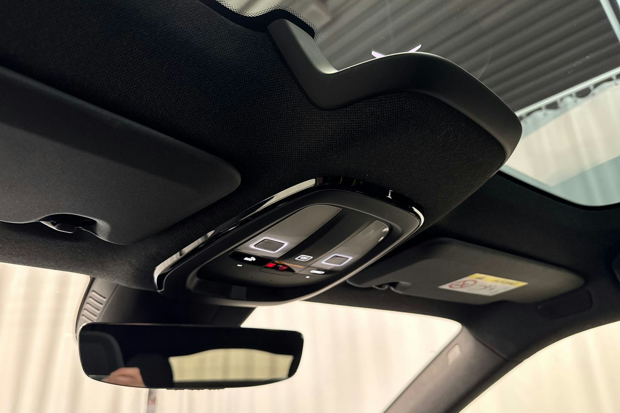 harmaa Polestar 2 2021 kuva 22.