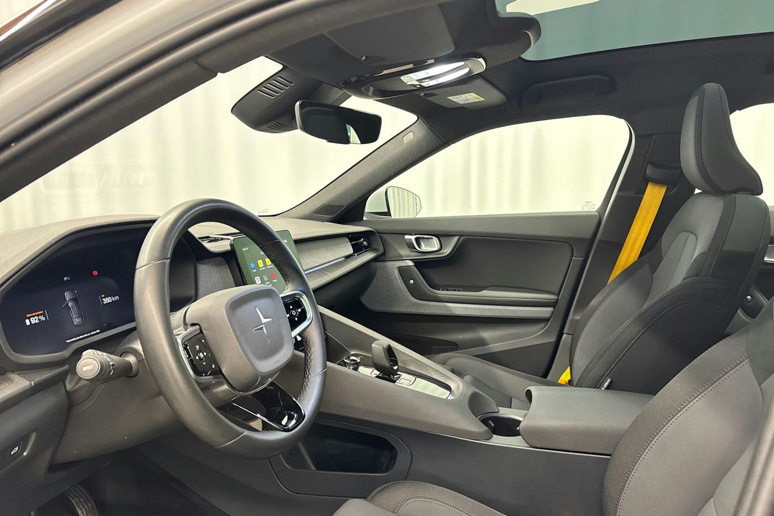 harmaa Polestar 2 2021 kuva 27.