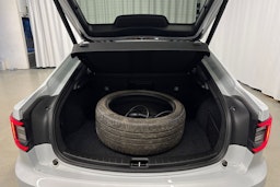 harmaa Polestar 2 2021 kuva 28.