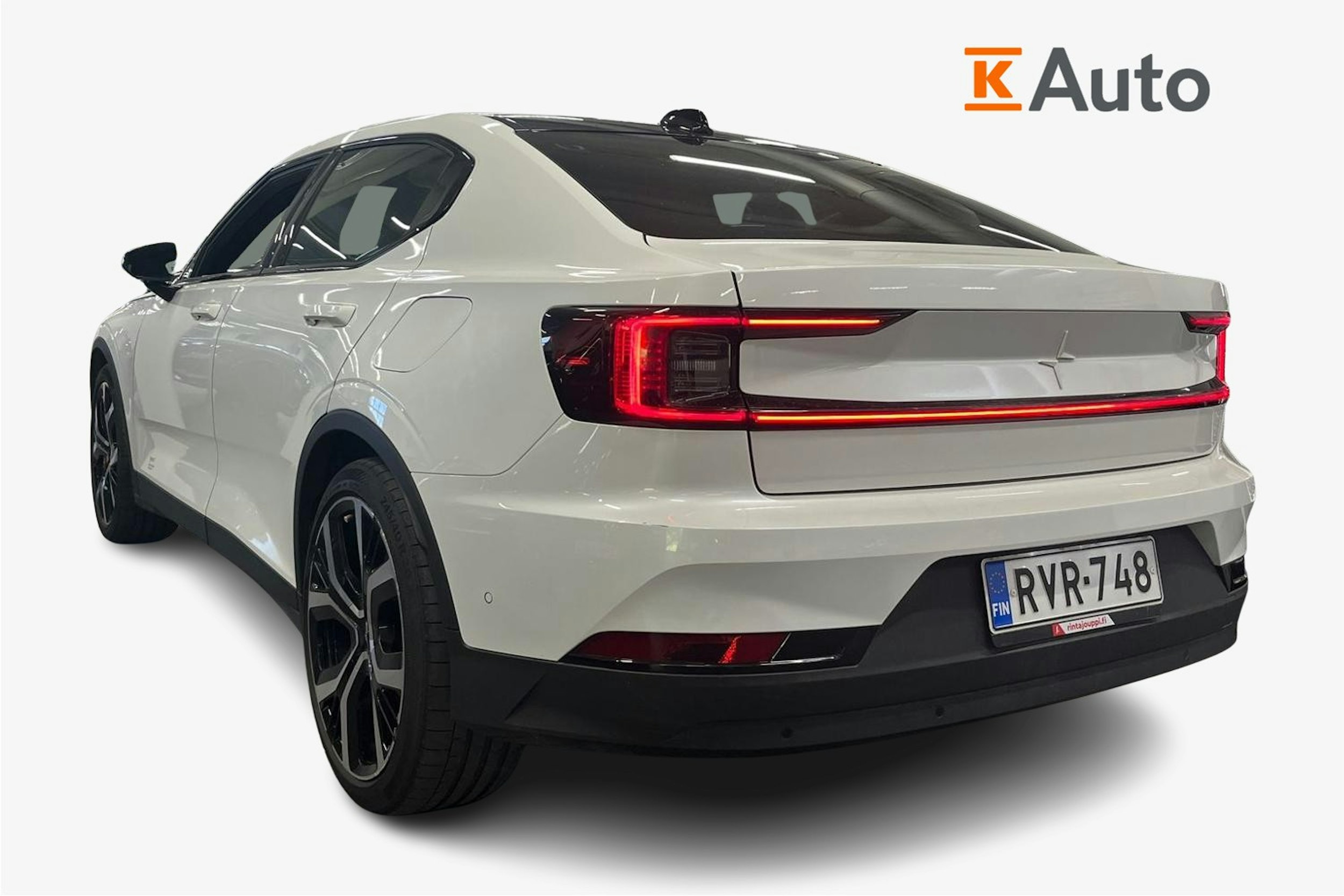 Valkoinen Polestar 2 2021 kuva 2.