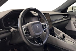 Valkoinen Polestar 2 2021 kuva 6.