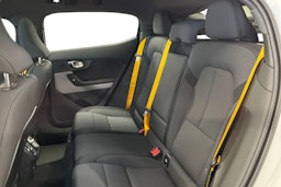 Valkoinen Polestar 2 2021 kuva 8.