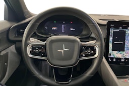 Valkoinen Polestar 2 2021 kuva 11.