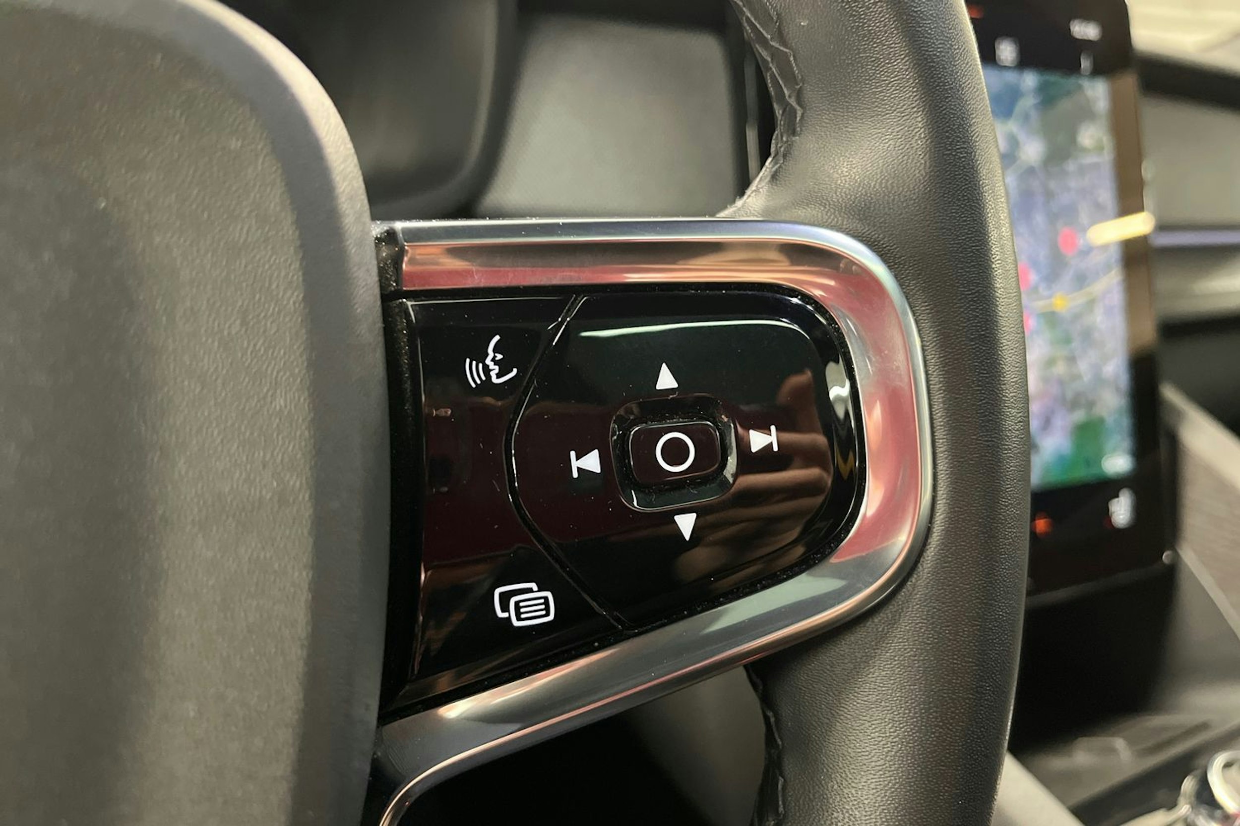 Valkoinen Polestar 2 2021 kuva 12.