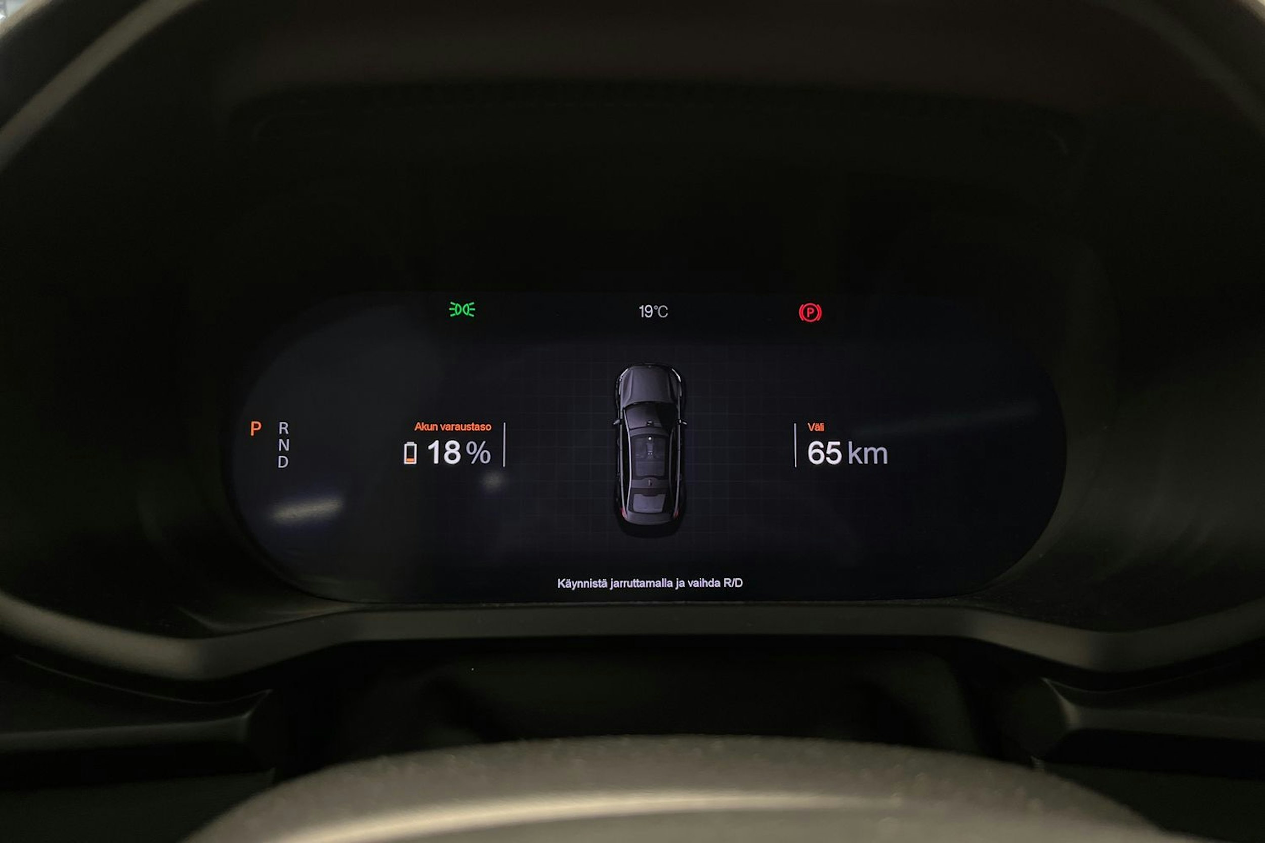 Valkoinen Polestar 2 2021 kuva 14.