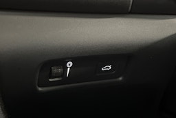 Valkoinen Polestar 2 2021 kuva 15.