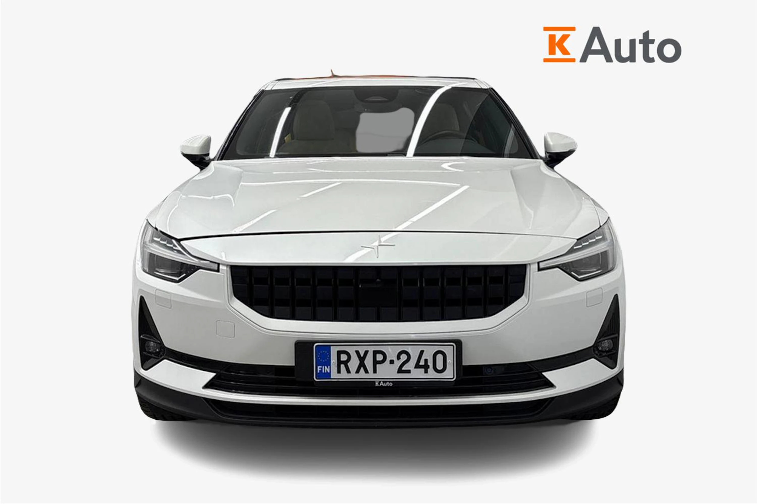 valkoinen Polestar 2 2021 kuva 4.