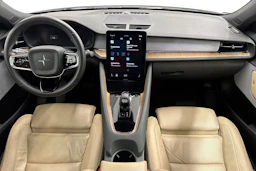valkoinen Polestar 2 2021 kuva 7.