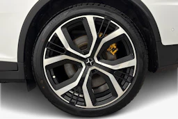 valkoinen Polestar 2 2021 kuva 9.