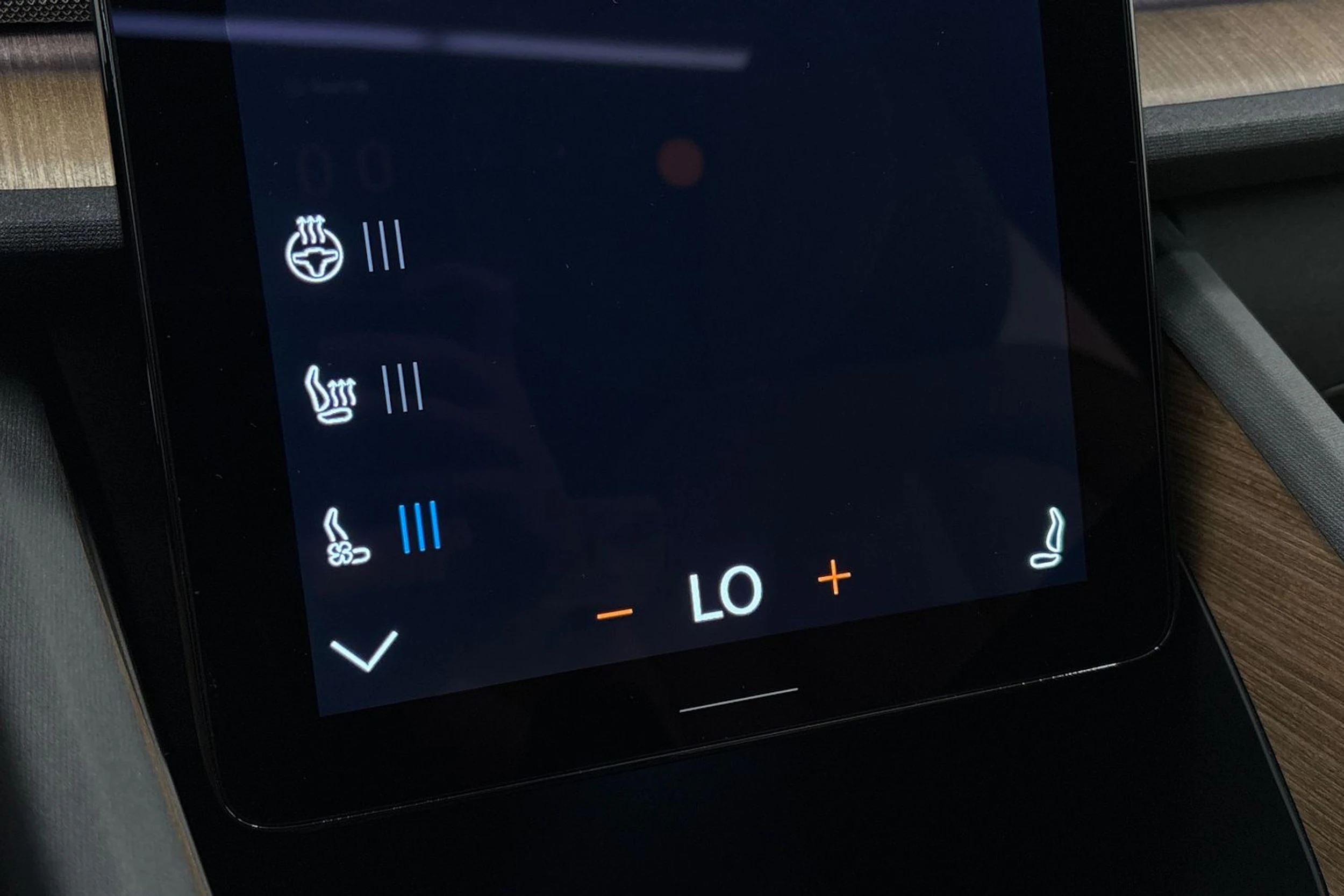 valkoinen Polestar 2 2021 kuva 22.