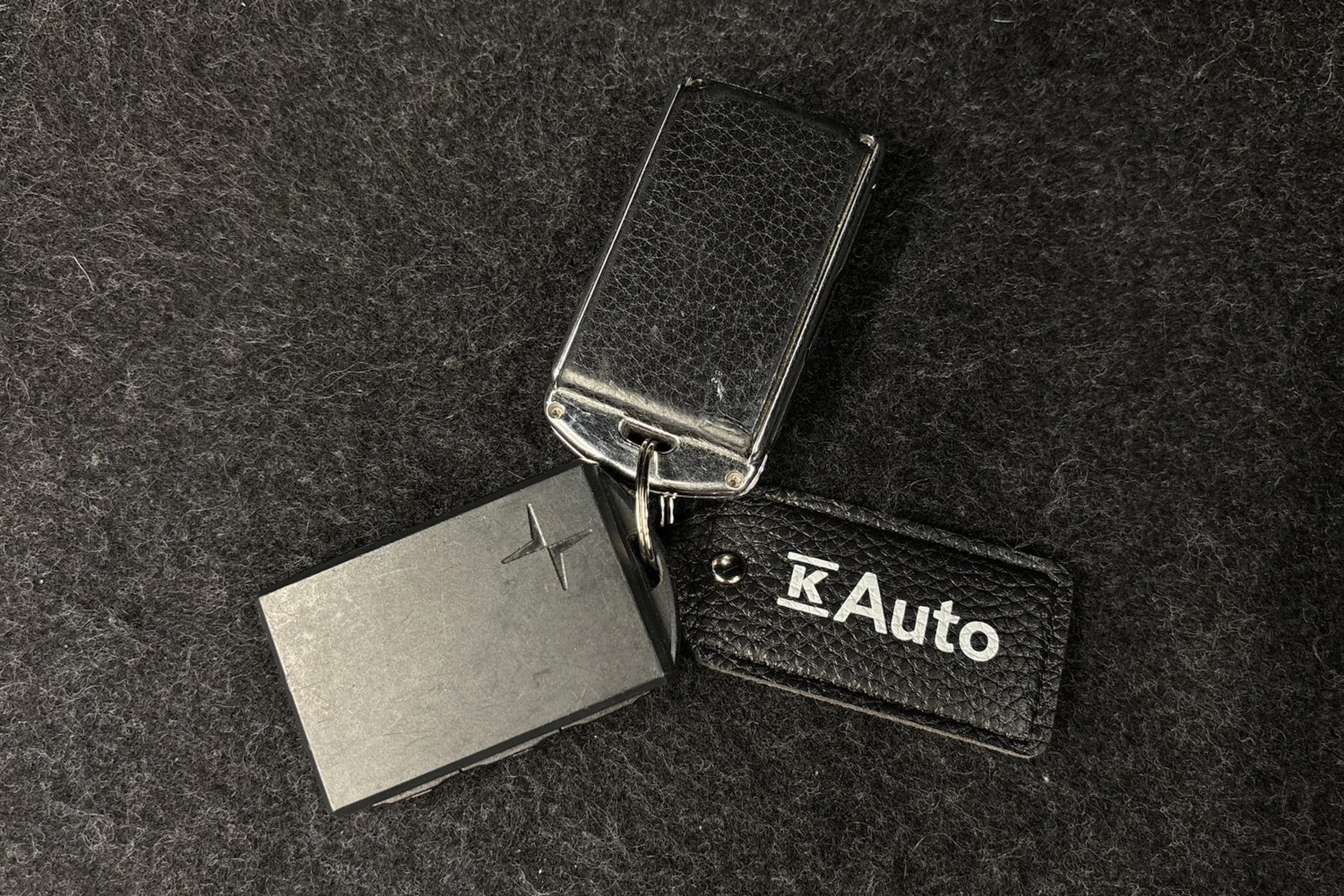 valkoinen Polestar 2 2021 kuva 26.