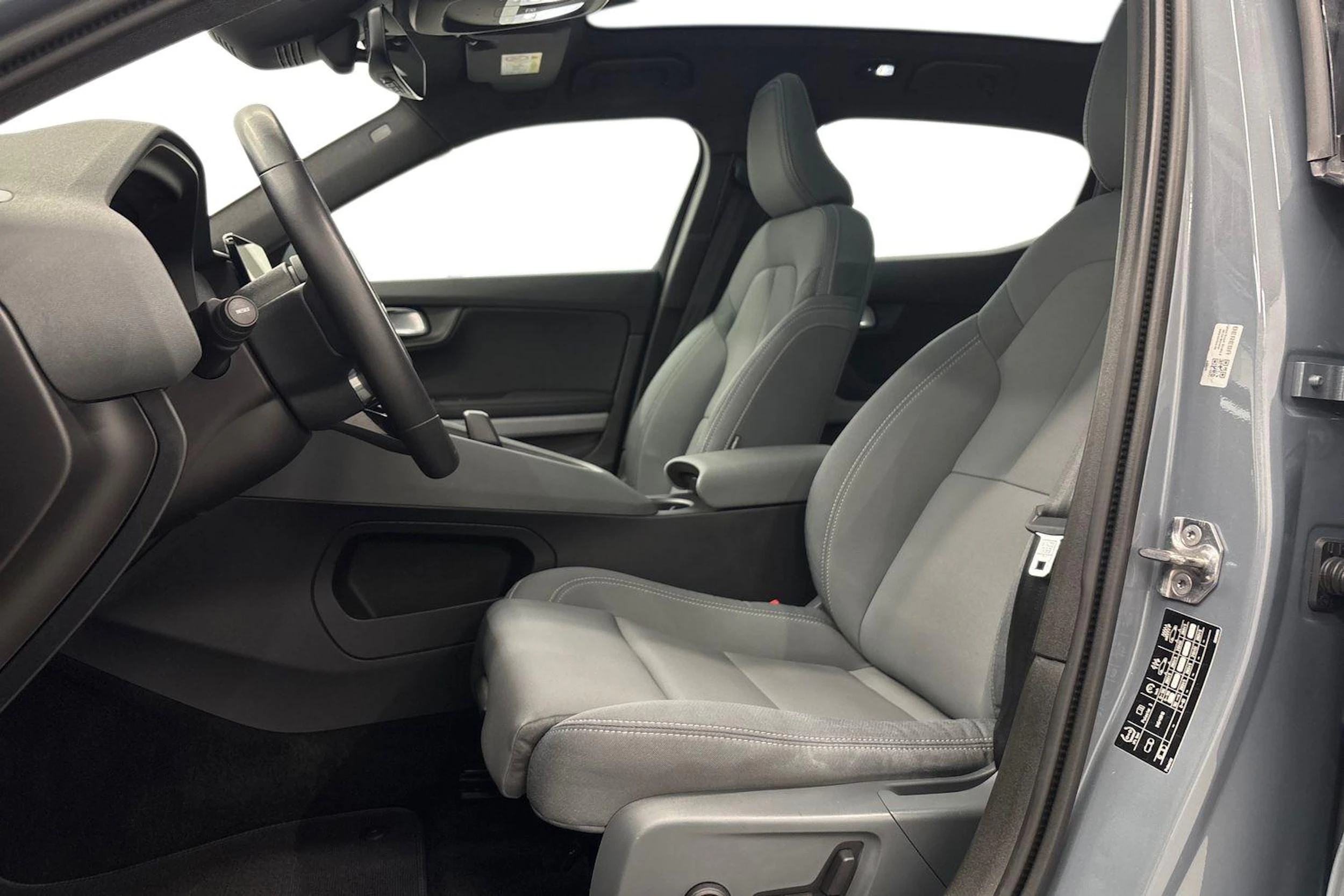 harmaa Polestar 2 2021 kuva 8.