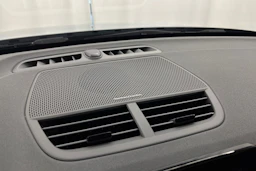 harmaa Polestar 2 2021 kuva 23.