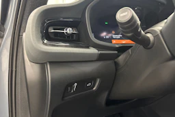 harmaa Polestar 2 2021 kuva 24.