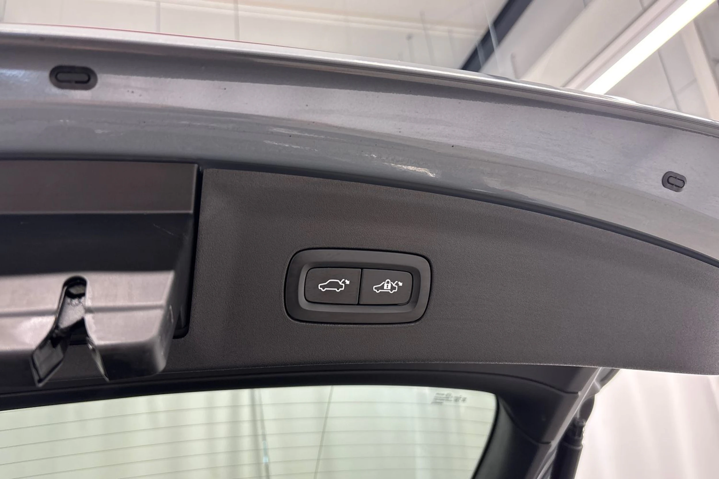 harmaa Polestar 2 2021 kuva 30.