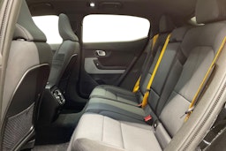 musta Polestar 2 2021 kuva 10.