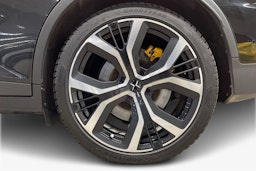 musta Polestar 2 2021 kuva 11.