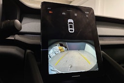 musta Polestar 2 2021 kuva 17.