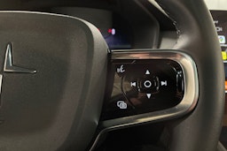 musta Polestar 2 2021 kuva 23.