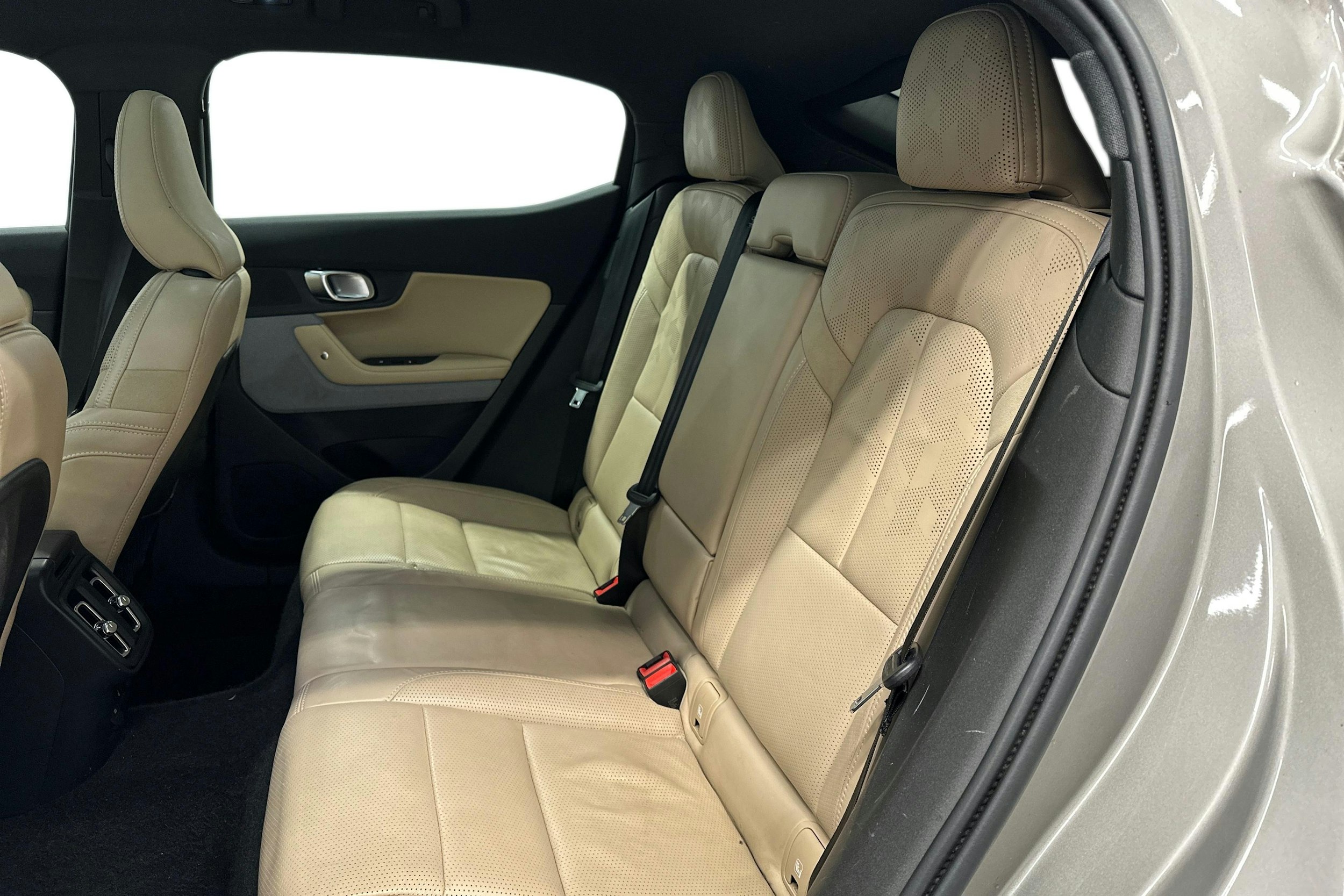 harmaa Polestar 2 2021 kuva 10.