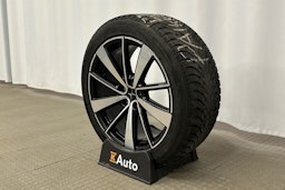 harmaa Polestar 2 2021 kuva 13.