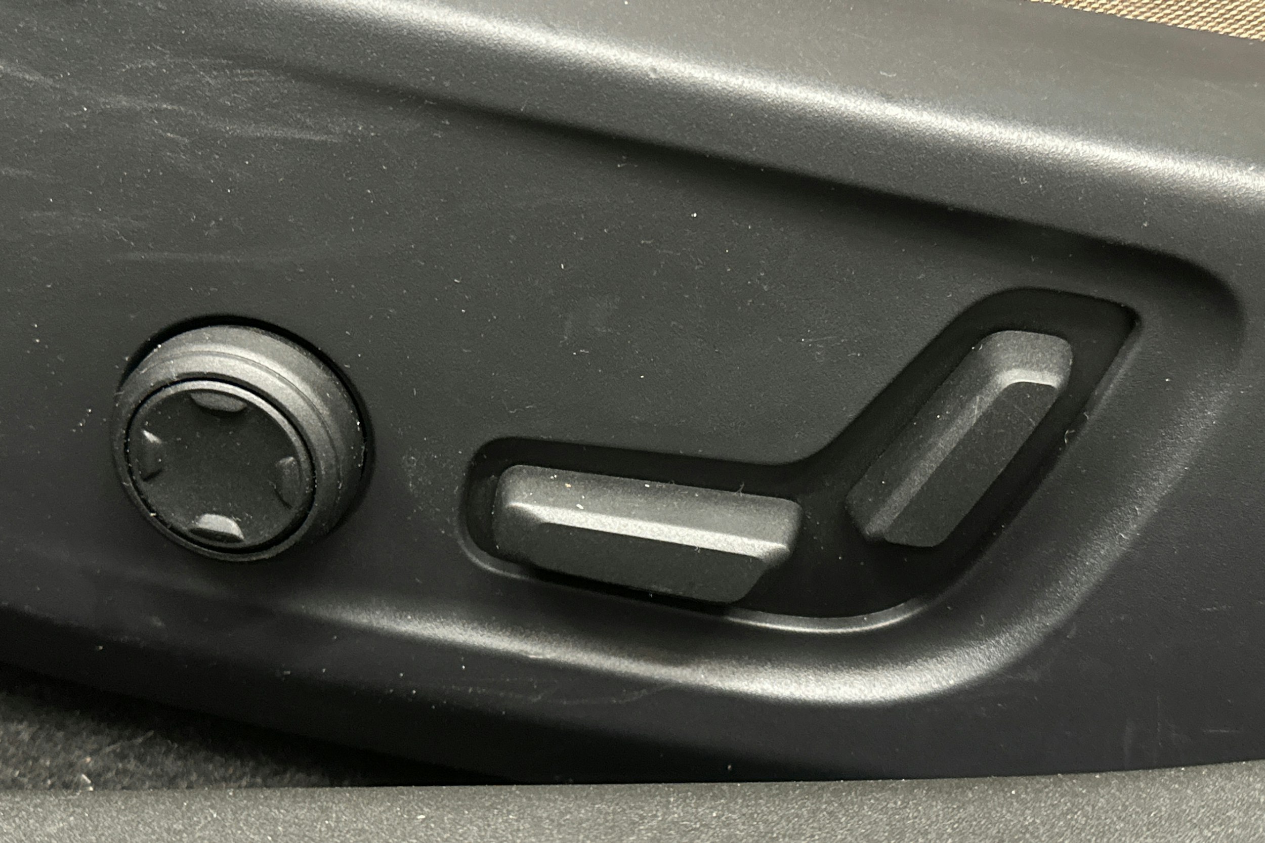 harmaa Polestar 2 2021 kuva 21.