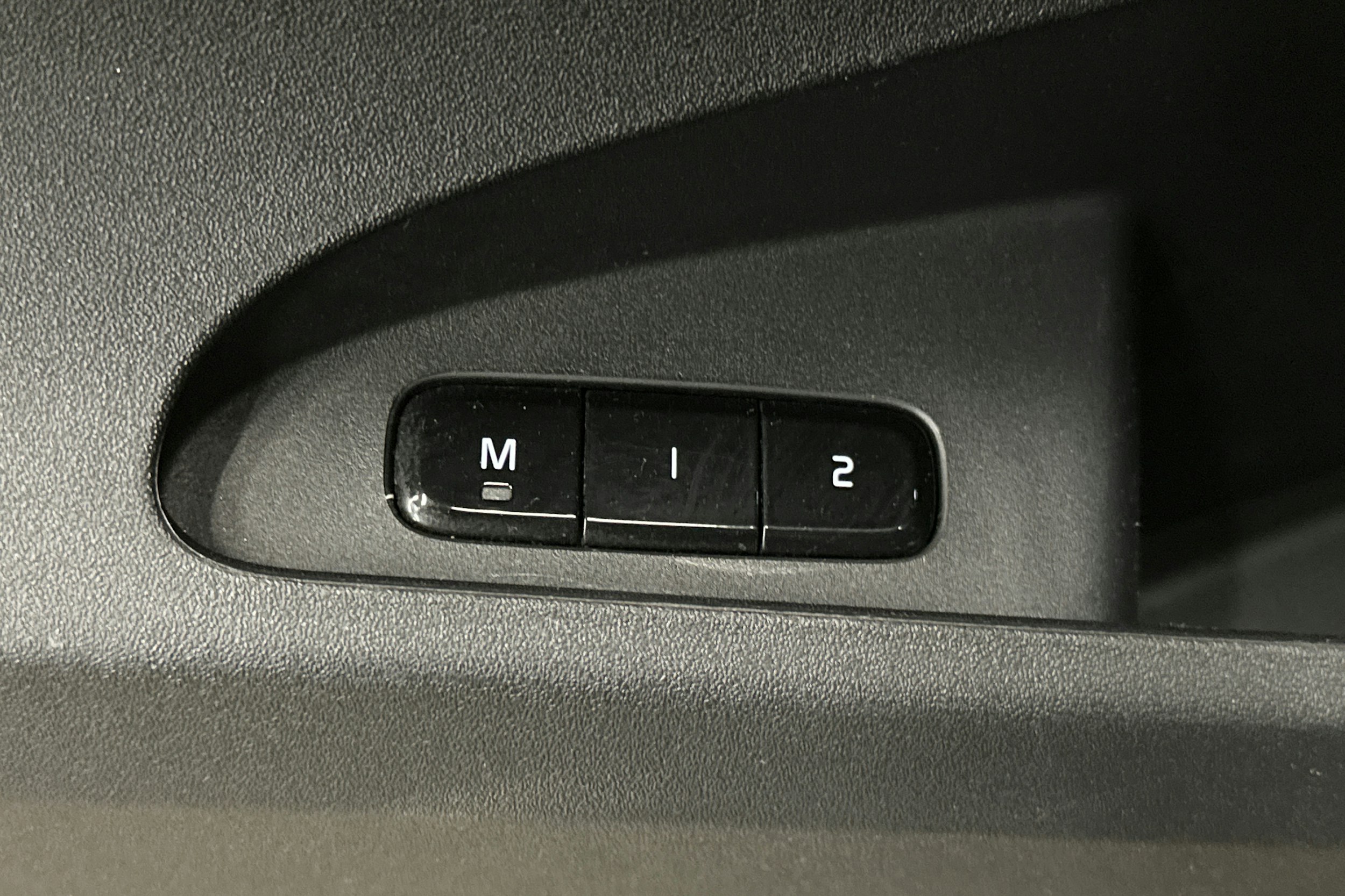 harmaa Polestar 2 2021 kuva 22.