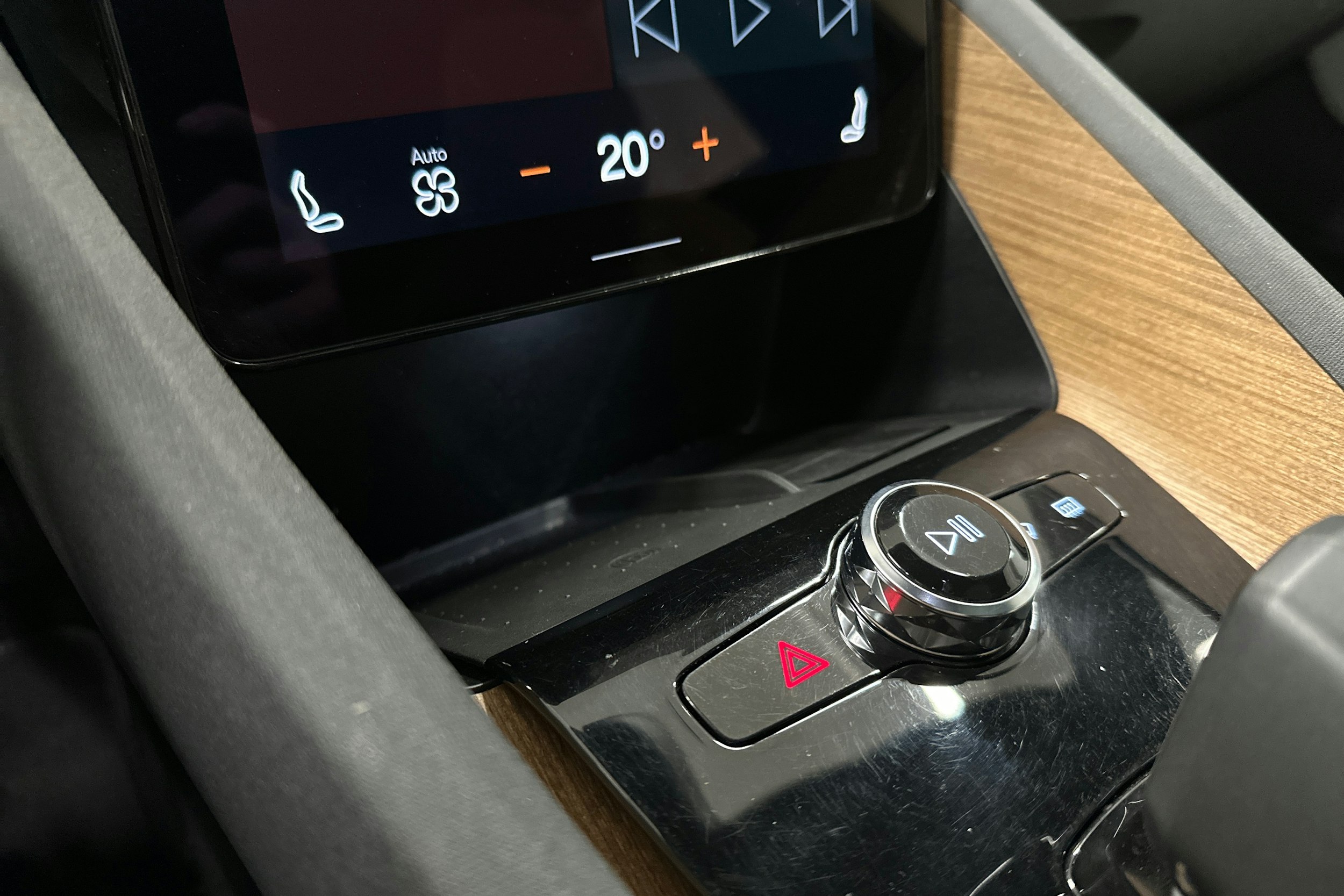 harmaa Polestar 2 2021 kuva 26.