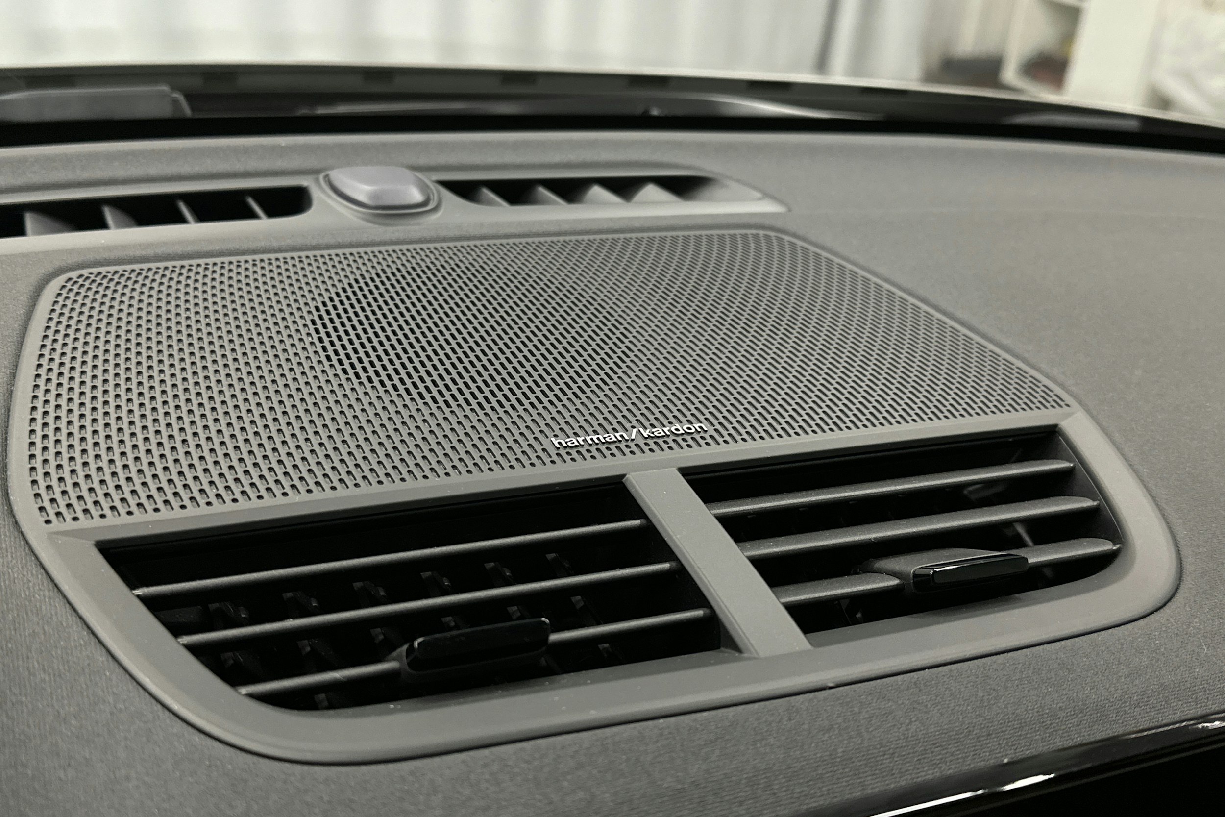 harmaa Polestar 2 2021 kuva 34.