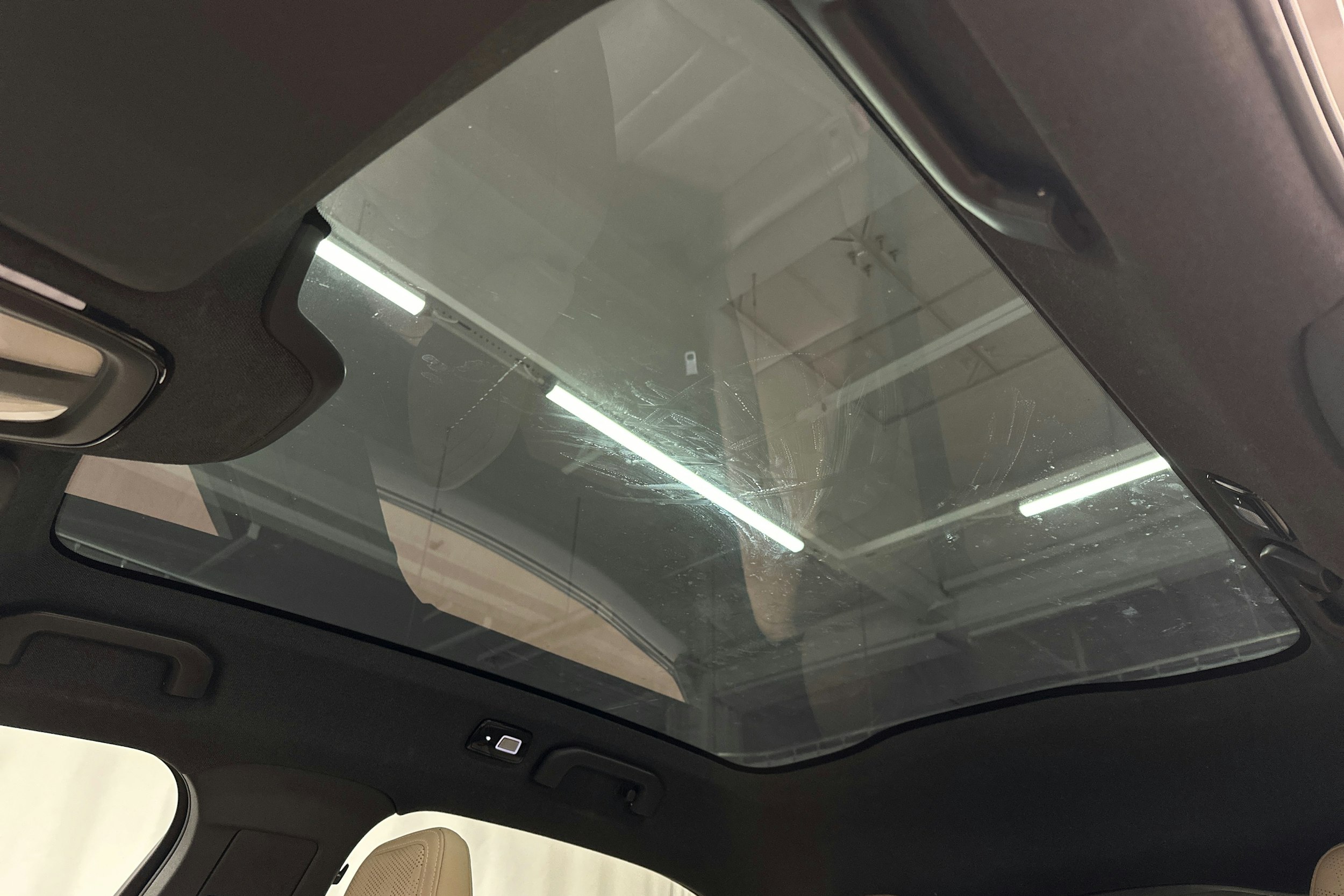 harmaa Polestar 2 2021 kuva 35.