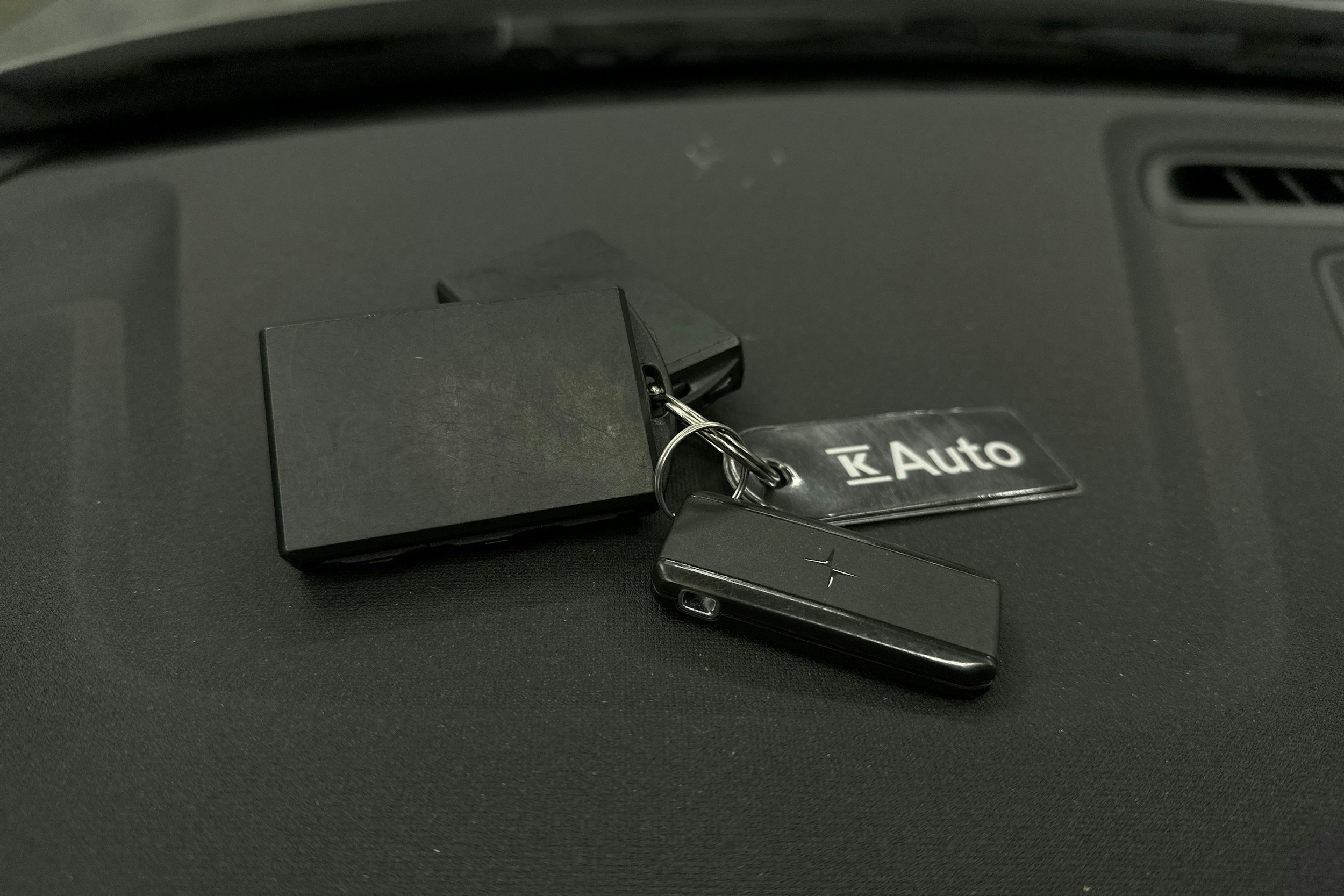 harmaa Polestar 2 2021 kuva 36.