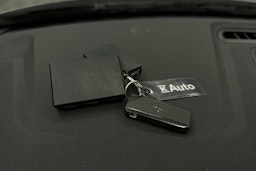 harmaa Polestar 2 2021 kuva 36.