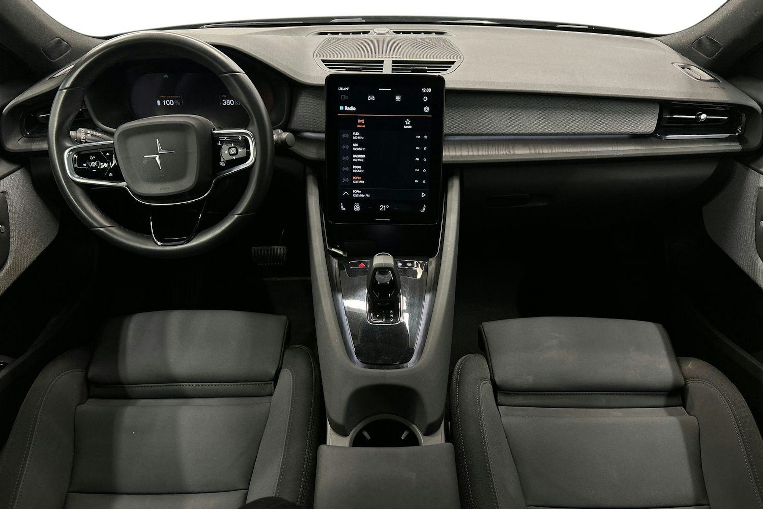 harmaa Polestar 2 2021 kuva 9.