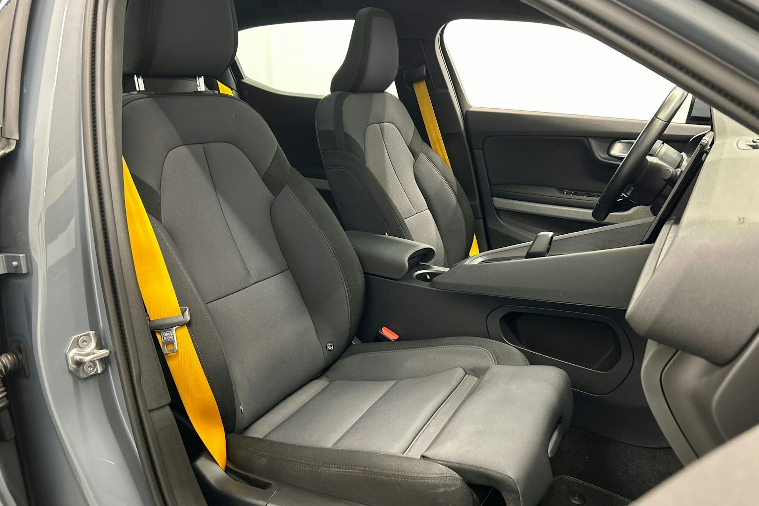 harmaa Polestar 2 2021 kuva 14.