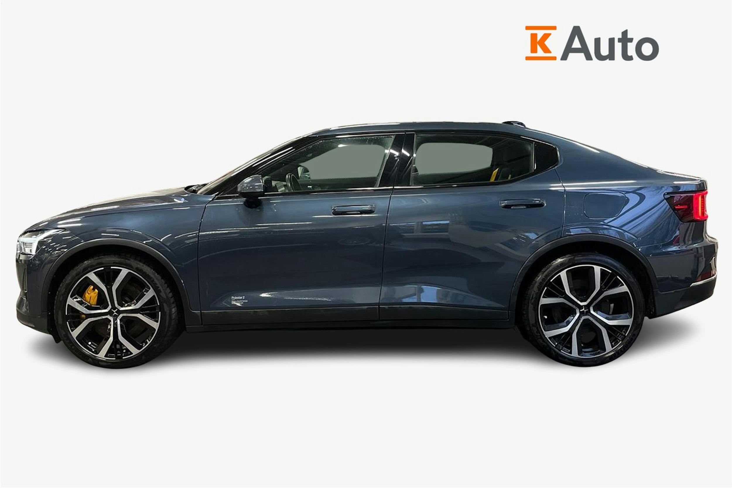 sininen Polestar 2 2021 kuva 6.